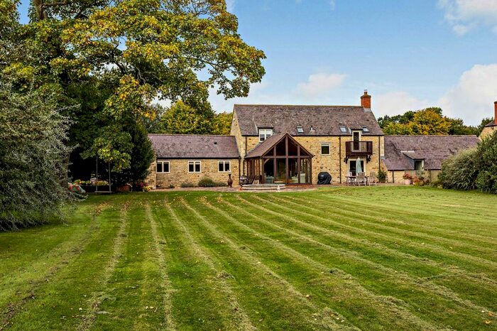 4 Bedroom Detached House For Sale In Park Barn, Home Farm Close, Burley, Oakham, LE15