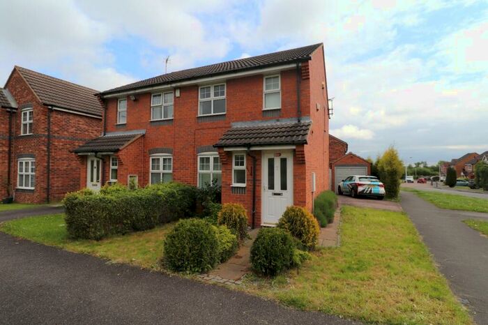 3 Bedroom House To Rent In Badminton Drive, Middleton, LS10