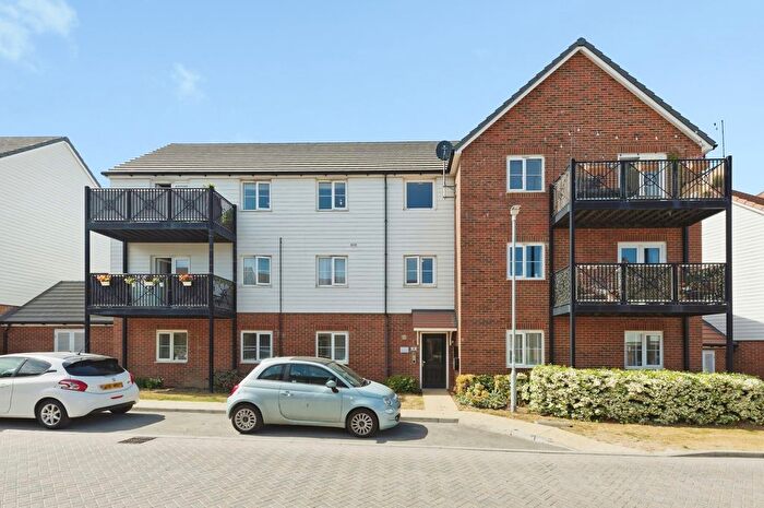 2 Bedroom Flat For Sale In Pictor Drive, Margate, Kent, CT9