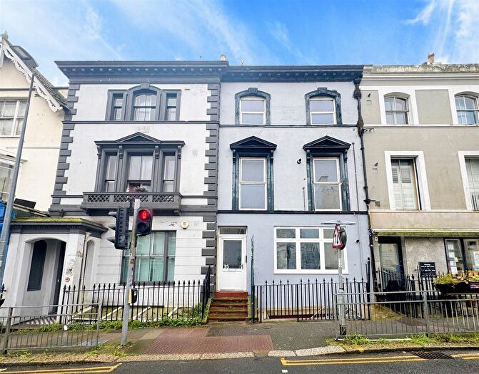 1 Bedroom Flat For Sale In Cambridge Road, Hastings, TN34