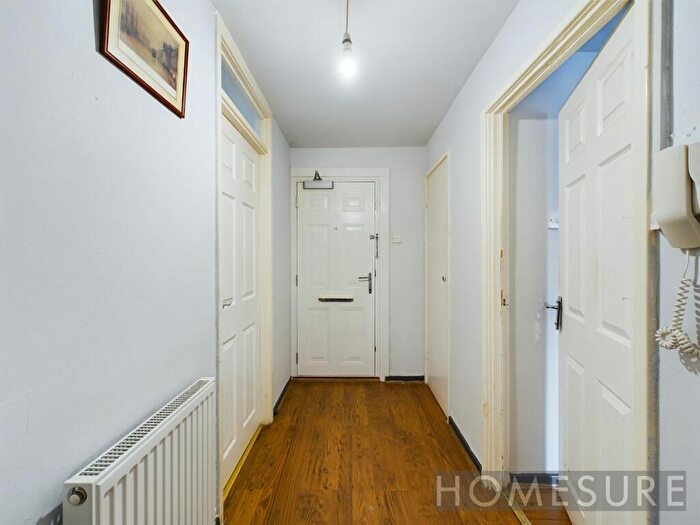 2 Bedroom Flat For Sale In Markfield Crescent, Liverpool, L25