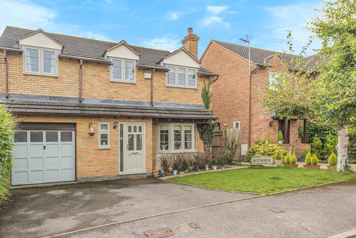 4 Bedroom Detached House To Rent In Scholars Acre, Carterton, OX18