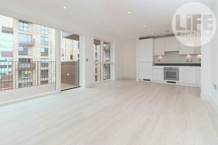 3 Bedroom Apartment To Rent In Lakeside Drive, Park Royal, London, NW10