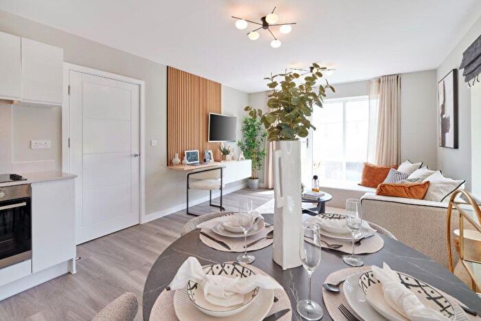 2 Bedroom Apartment For Sale In John Thornycroft Road, Southampton, Hampshire, SO19