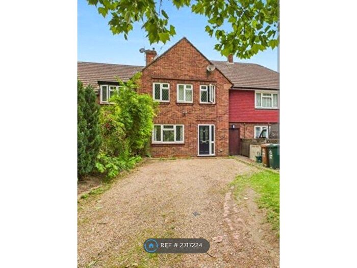 3 Bedroom Terraced House To Rent In Ashford Road, Staines-Upon-Thames, TW18