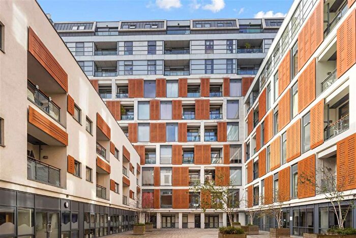 2 Bedroom Flat To Rent In Cornell Square, South Lambeth, SW8