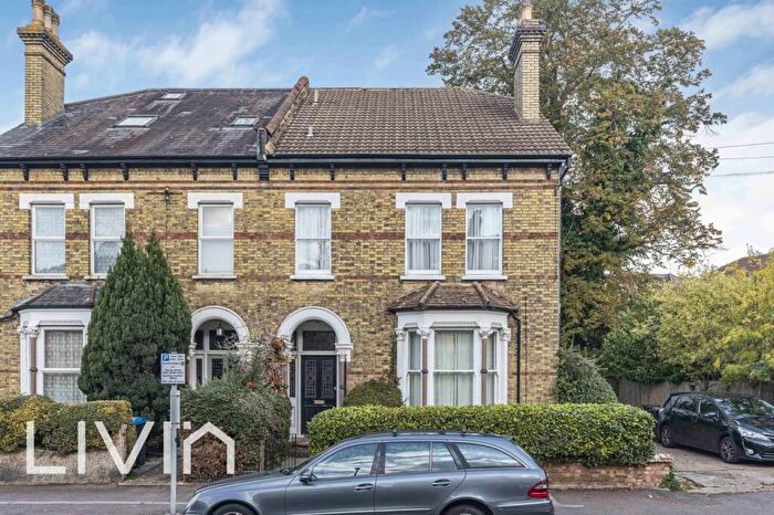 3 Bedroom Flat For Sale In Farquharson Road, Croydon, Surrey, CR0