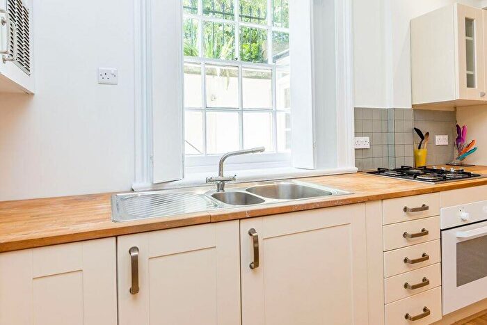 1 Bedroom Flat To Rent In Mornington Terrace, Camden / Regents Park, NW1