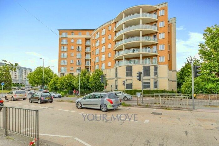 2 Bedroom Flat To Rent In Selden Hill, Hemel Hempstead, Hertfordshire, HP2