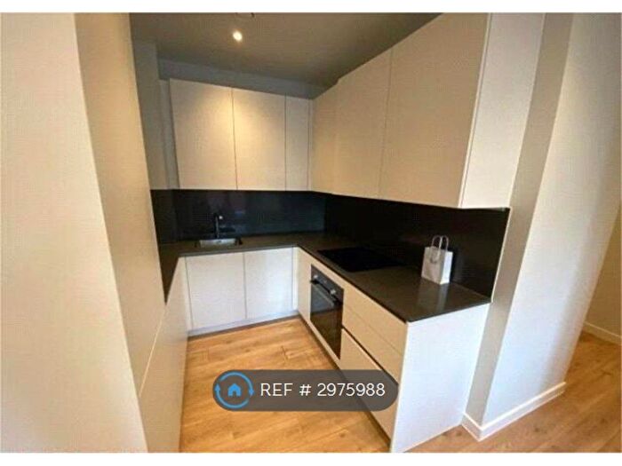 2 Bedroom Flat To Rent In Aspin Lane, Manchester, M4
