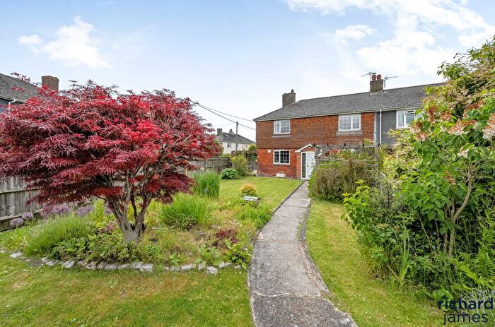 3 Bedroom Semi Detached House For Sale In Draycott Road, Chiseldon, Swindon, SN4