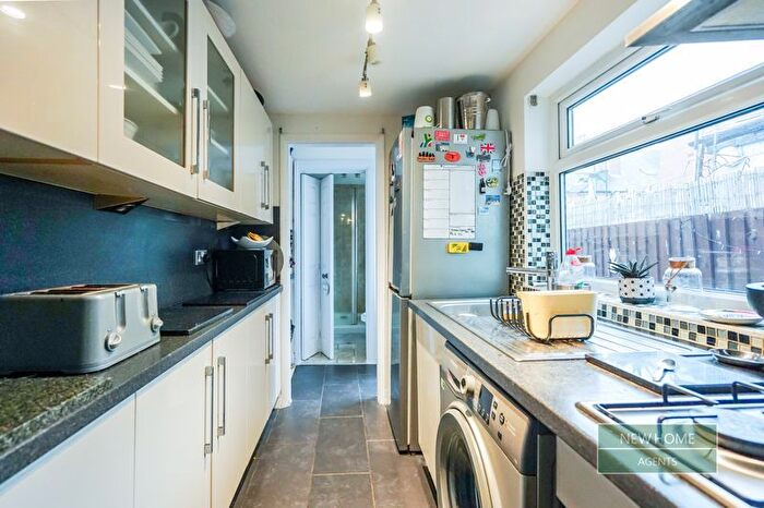 3 Bedroom Terraced House For Sale In Lamcote Grove, Nottingham, NG2
