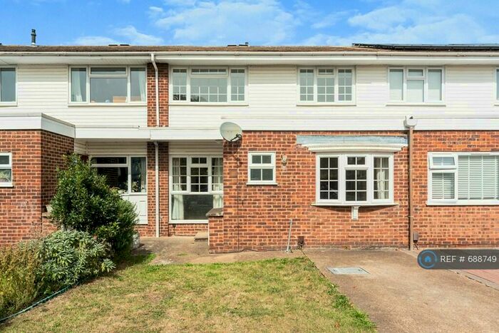 4 Bedroom Terraced House To Rent In Fleetside, West Molesey, KT8