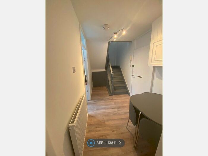 4 Bedroom Flat To Rent In Denton, London, NW1