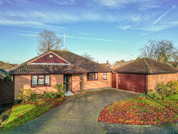 3 Bedroom Detached Bungalow For Sale In Oakside Close, Leicester, LE5