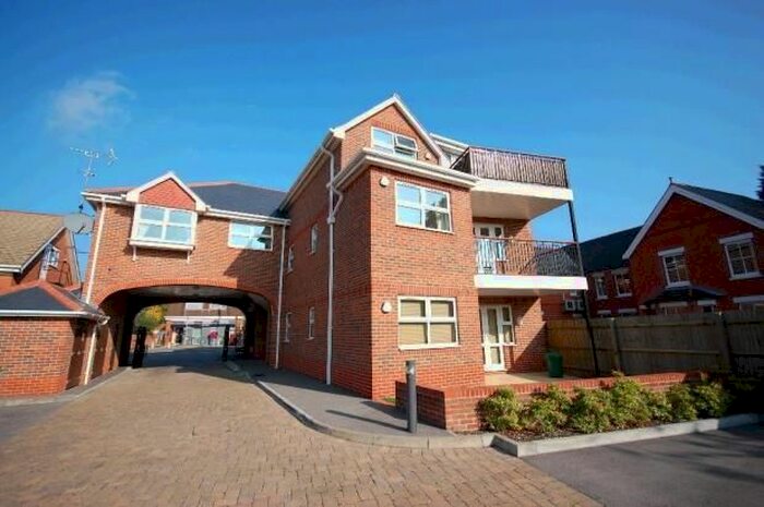 2 Bedroom Flat To Rent In Crichton Court, West End Road, Mortimer Common, Reading, RG7
