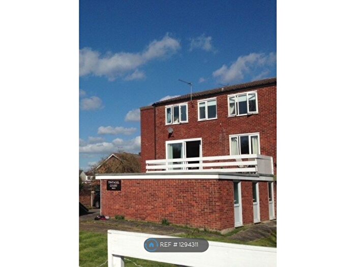 2 Bedroom Maisonette To Rent In Berkeley Drive, Hornchurch, RM11