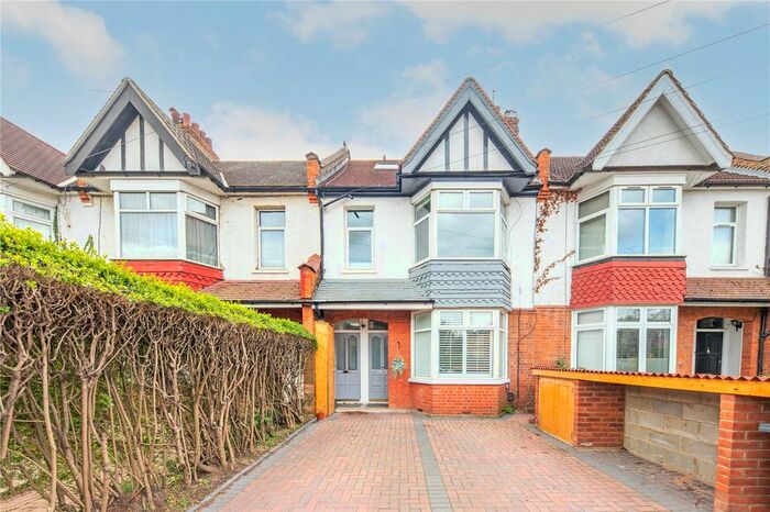 1 Bedroom Flat To Rent In Richmond Road, Wimbledon, SW20