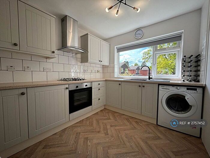 2 Bedroom Maisonette To Rent In Grangewood Court, Solihull, B92