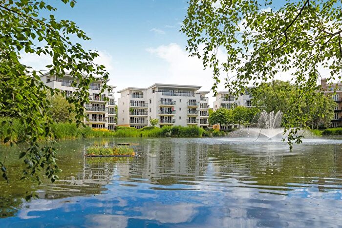 2 Bedroom Flat For Sale In Block Creswell Drive, Beckenham, BR3