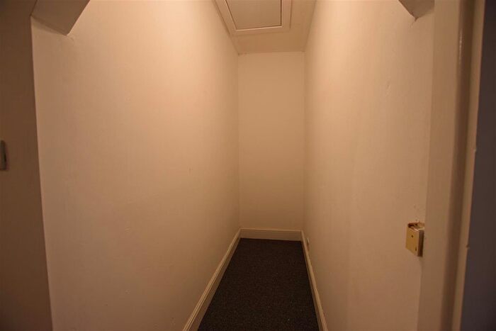 2 Bedroom End Terrace House To Rent In Sealand Road, Chester, CH1