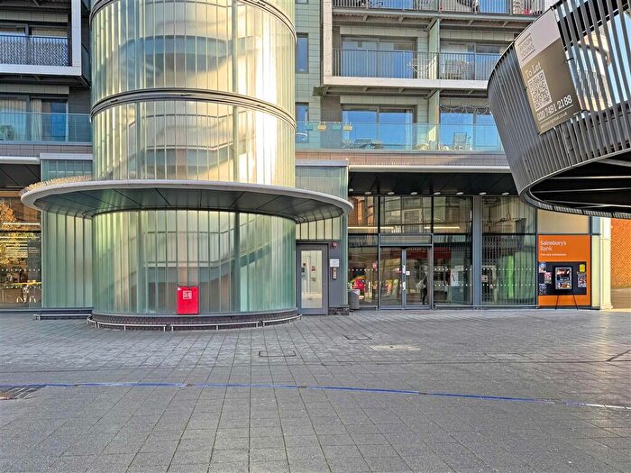 2 Bedroom Flat For Sale In Providence Place, Maidenhead, SL6