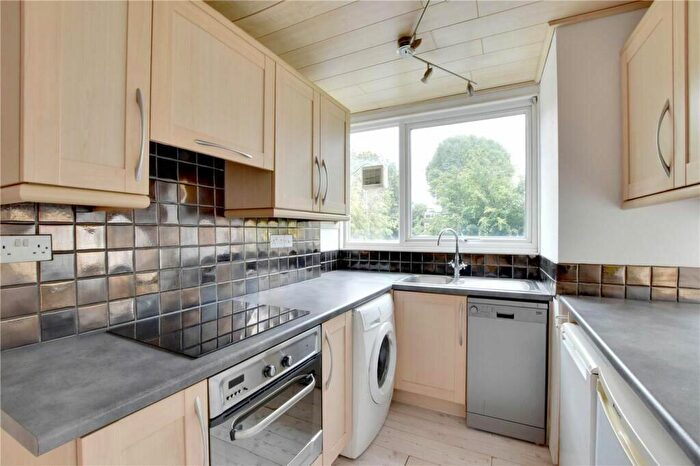 2 Bedroom Apartment To Rent In Grafton Road, London, NW5
