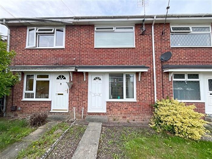 2 Bedroom Town House For Sale In Broomhill Close, Eckington, Sheffield, Derbyshire, S21