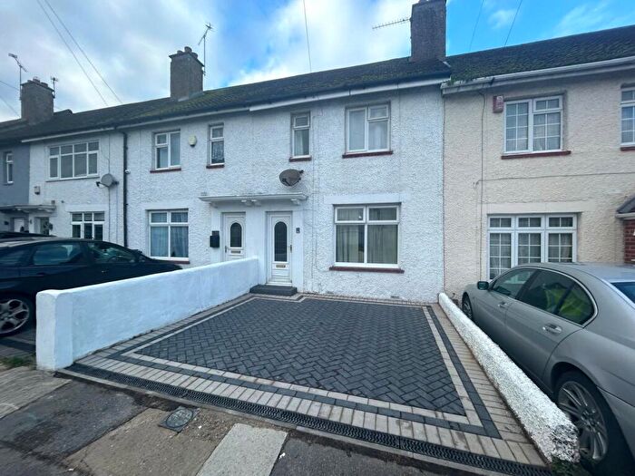 3 Bedroom Terraced House For Sale In Preston Road, Northfleet, Kent, DA11