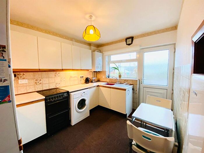 2 Bedroom Semi-Detached Bungalow For Sale In Matley Park Lane, Stalybridge, SK15