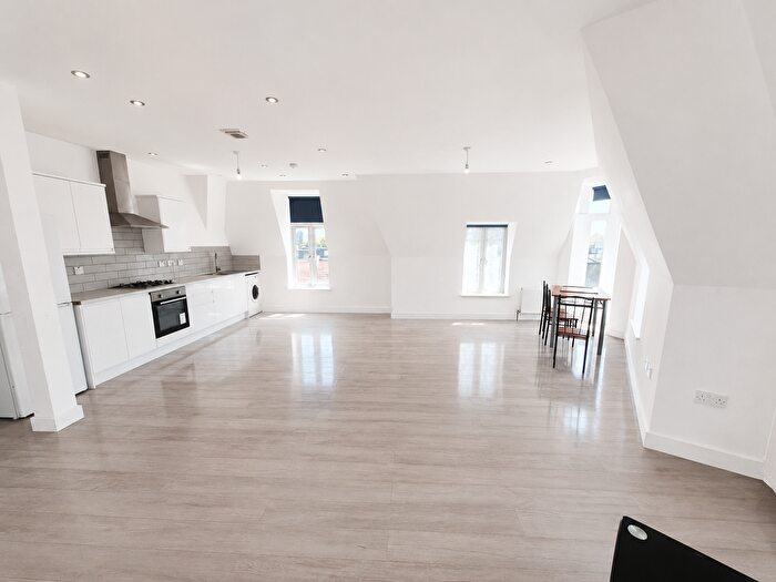 1 Bedroom Flat To Rent In Woodstock Road, London, E7