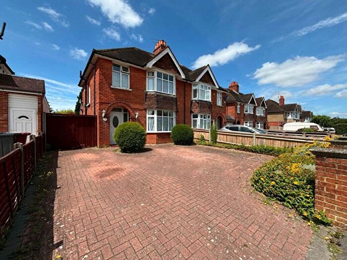3 Bedroom Semi-detached House To Rent In Kenilworth Avenue, Reading, Berkshire, RG30