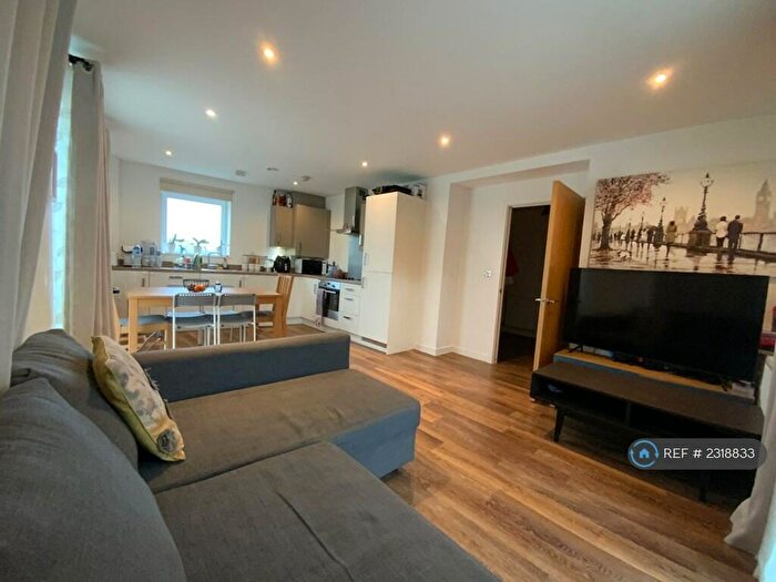 1 Bedroom Flat To Rent In Curlew Street, London, SE18