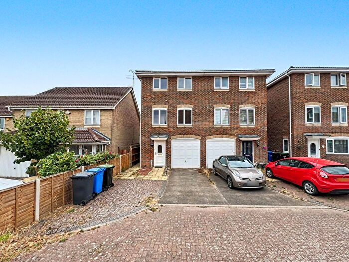 3 Bedroom Semi Detached House For Sale In Tanners View, Ipswich, IP1
