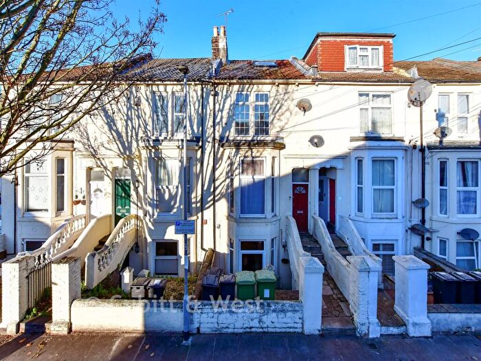 1 Bedroom Flat For Sale In St. Andrew's Road, Southsea, Hampshire, PO5