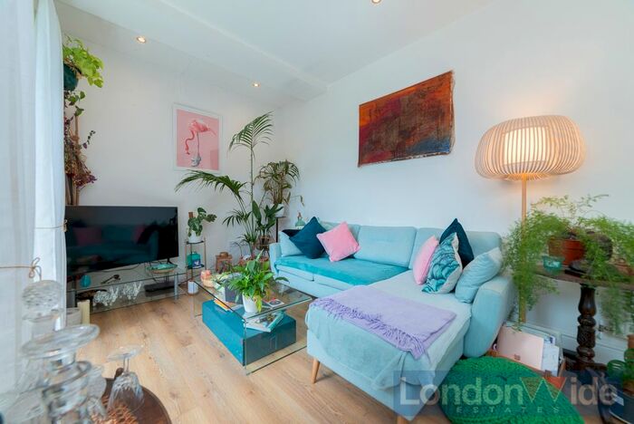 2 Bedroom Flat To Rent In , Crossford Street, London, SW9