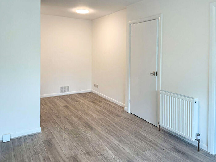 Studio To Rent In September Way, , Stanmore, HA7