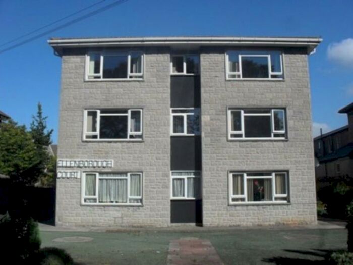 2 Bedroom Ground Flat To Rent In Flat Ellenborough Court, Ellenborough Park North, BS23