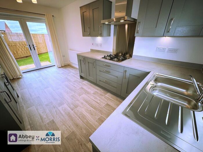3 Bedroom Semi-Detached House For Sale In Waterman Close, Leicester, LE2