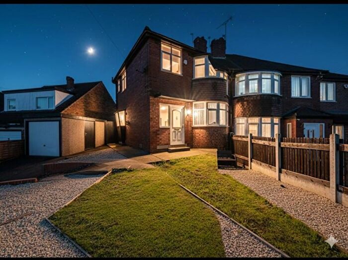 3 Bedroom Semi-Detached House To Rent In Kellett Mount, Wortley, Leeds, LS12