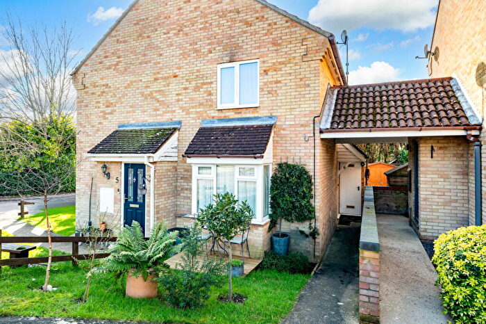 2 Bedroom Cluster House For Sale In The Lawns, Hemel Hempstead, HP1
