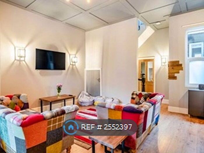 6 Bedroom Semi-Detached House To Rent In Ashley Road, Southport, PR9