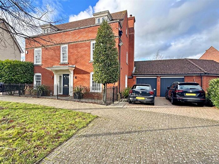 5 Bedroom Detached House For Sale In Cuckoo Way, Great Notley, Braintree, CM77