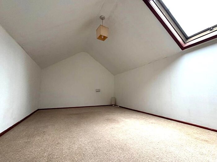 1 Bedroom Flat To Rent In Elm Bank Drive, Mapperley Park, Nottingham, NG3