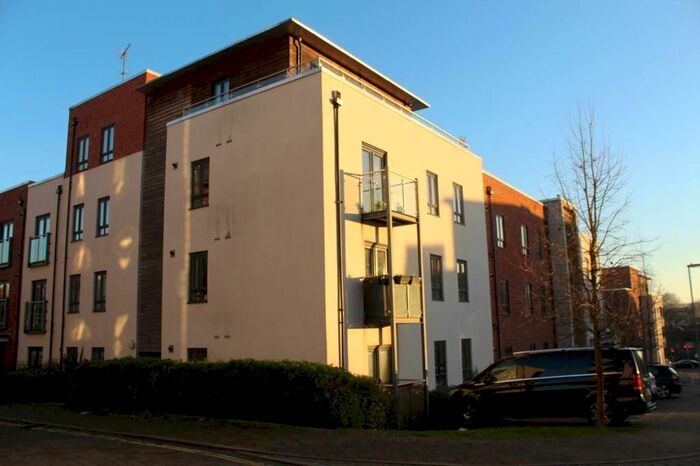 2 Bedroom Flat To Rent In Sinclair Drive, Basingstoke RG21