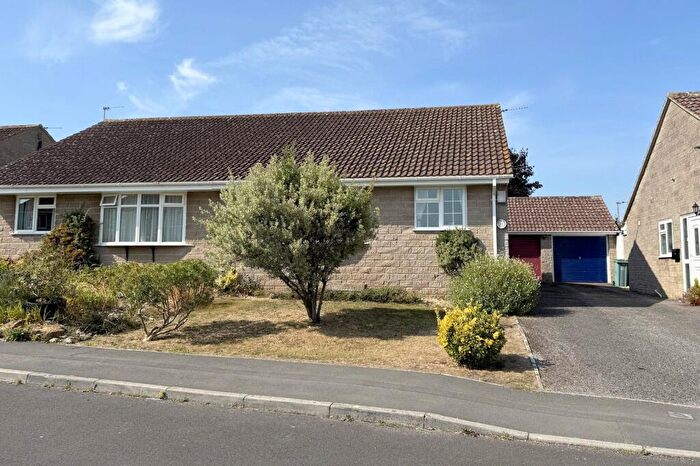 2 Bedroom Bungalow For Sale In Yarnbarton, Templecombe, Somerset, BA8