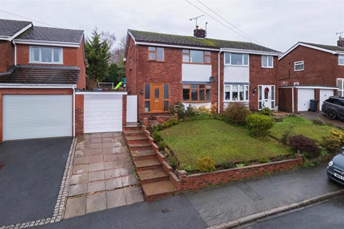 3 Bedroom Semi Detached House For Sale In Oathills Drive, Tarporley, CW6