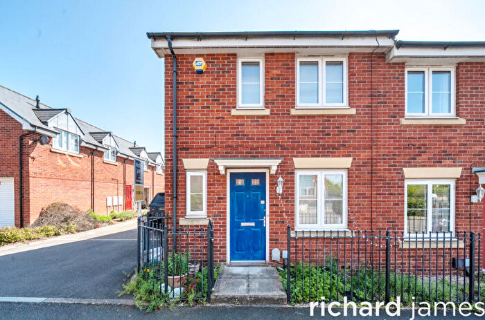 3 Bedroom End Of Terrace House For Sale In Bates Way, Moredon, Swindon, SN2