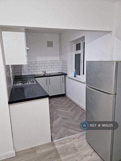 2 Bedroom Flat To Rent In Park Street, Slough, SL1