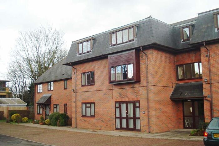 1 Bedroom Flat For Sale In Westcombe Lodge Drive, Hayes, UB4